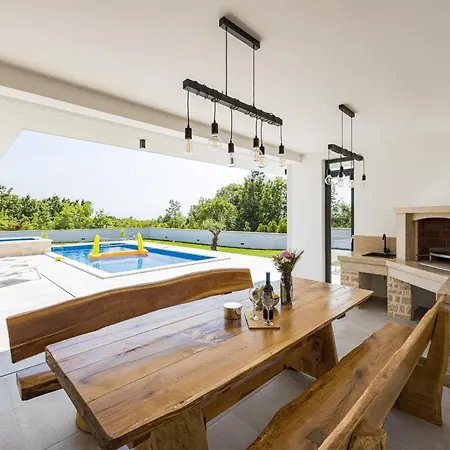 Villa Maem In Istria For Families With Sauna, Whirlpool & Sea View *