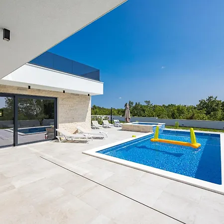 Maem In Istria For Families With Sauna, Whirlpool & Sea View *