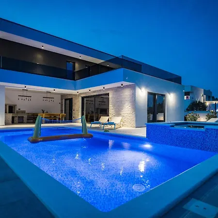 Maem In Istria For Families With Sauna, Whirlpool & Sea View *