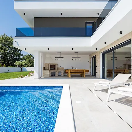 Maem In Istria For Families With Sauna, Whirlpool & Sea View